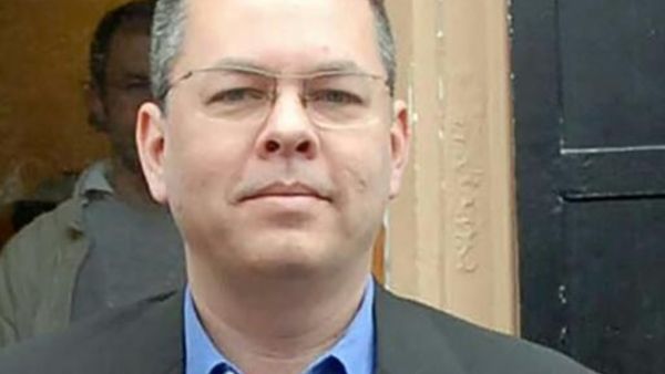 القس الاميركي سيعود لبلاده بعد أمر قضائي بالافراج عنه في تركيا