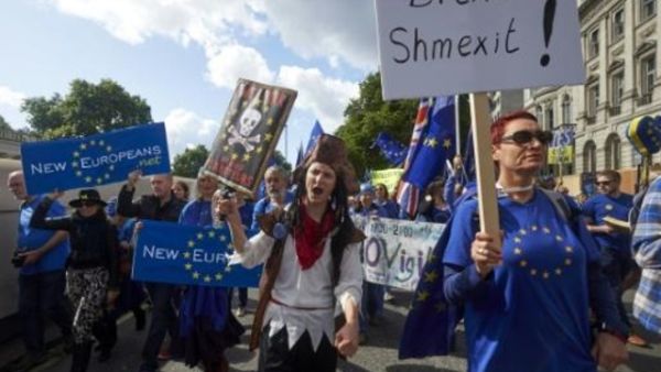 تظاهرة ضد بريكست تجوب شوارع لندن
