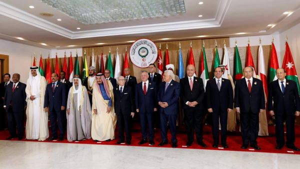 القادة العرب خلال قمة تونس