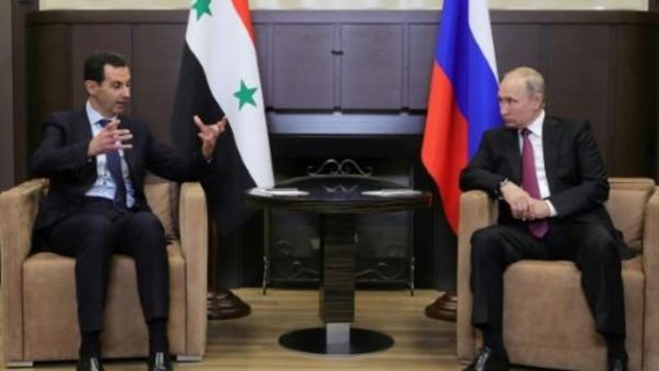 الرئيسان الروسي فلاديمير بوتين والسوري بشار الاسد خلال لقاء جمعهما في سوتشي في روسيا في السابع عشر من ايار
