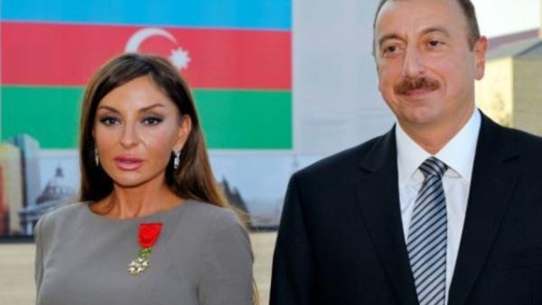 رئيس اذربيجان الهام علييف وزوجته مهريبان

