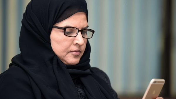 الاستاذة الجامعية المتقاعدة عزيزة اليوسف