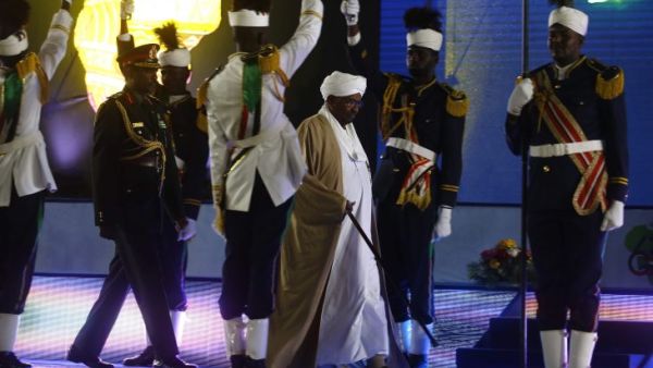22 حزباً سودانيا تطالب بحل الحكومة والبرلمان وتشكيل مجلس انتقالي 