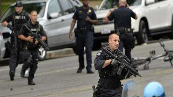 مقتل واصابة ثلاثة شرطيين في تبادل لإطلاق النار في كاليفورنيا