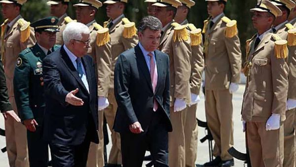 الرئيس الفلسطيني ونظيره الكولومبي في رام الله في عام 2013
