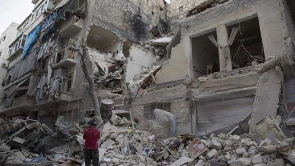 31 قتيلا في غارات جوية للنظام السوري على ريف دمشق
