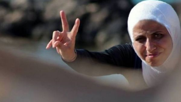 الشاعرة دارين طاطور