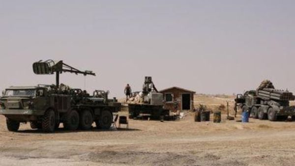 مركبات وآليات عسكرية تخص الجيش السوري في دير الزور
