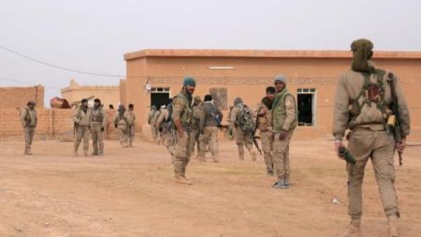 مقاتلون من المعارضة في دير الزور