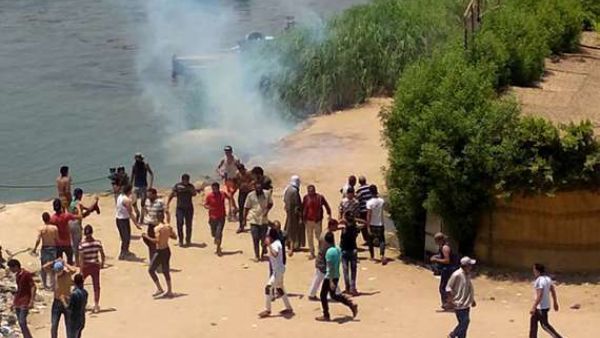 قتيل وجرحى باشتباكات بين الشرطة المصرية وسكان جزيرة في النيل 
