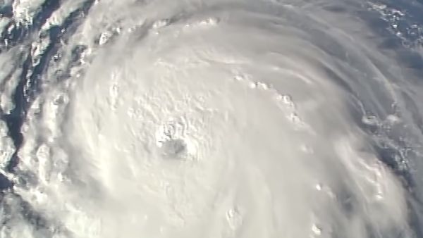  اعصار فلورنس المدمر