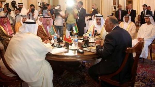 وزراء خارجية الدول الأربع المقاطعة لقطر خلال اجتماع في القاهرة

