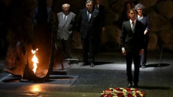 فالس خلال زيارته متحف ياد فاشيم لضحايا الهولوكوست في القدس
