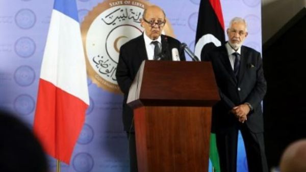 وزير الخارجية الفرنسي جان-ايف لودريان في مؤتمر صحافي مع نظيره الليبي محمد الطاهر سيالة بطرابلس

