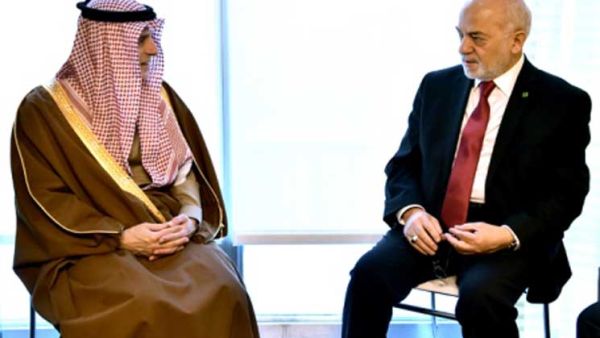 الجبير (يسار) خلال لقائه بوزير الخارجية العراقي إبراهيم الجعفري