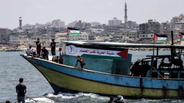اسرائيل تحتجز سفينة الحرية لكسر الحصار على غزة