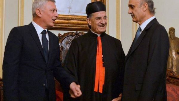 سمير جعجع وسليمان فرنجية الخصمان المسيحيان أثناء الحرب الأهلية اللبنانية يتوسطهما البطريرك الماروني بشارة الراعي