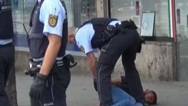 القبض على لاجئ سوري قتل امرأة بمنجل في ألمانيا