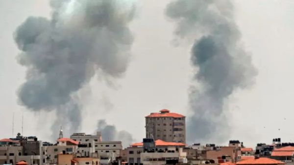 غارات مكثفة على غزة بعد اصابة 6 اسرائيليين بصواريخ من القطاع