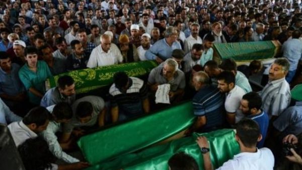 مراسم دفن ضحايا اعتداء غازي عنتاب
