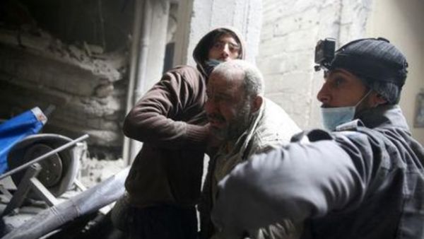 الطائرات تواصل دك الغوطة لليوم الخامس على التوالي