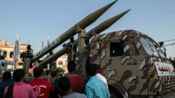 استعراض صاروخي لكتائب القسام الجناح المسلح لحركة حماس في غزة
