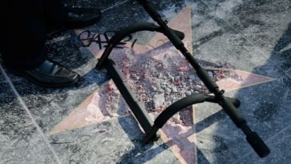 نجمة ترامب على رصيف الفن والشهرة بهوليوود بعد تخريبها
