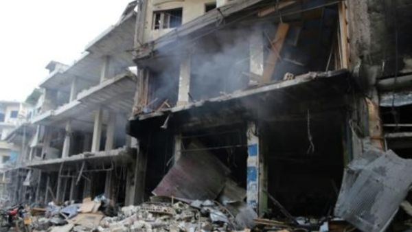 دمار بعد غارة جوية للقوات الروسية على جسر الشغور في محافظة ادلب

