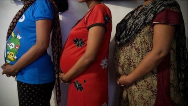 اعتقال طبيب هندي أجرى عملية قيصرية وهو سكران

