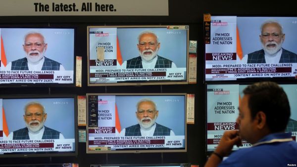 مودي خلال خطابه المتلفز الذي اعلن فيه عن اسقاط القمر الاصطناعي
