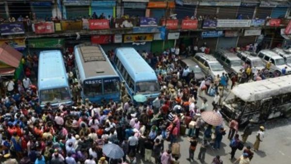 سياح يفرون من دارجيلنغ الهندية خوفا من اعمال العنف

