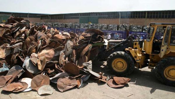 ايران تدمر مئة ألف طبق ووسائل استقبال اخرى للبث التلفزيوني

