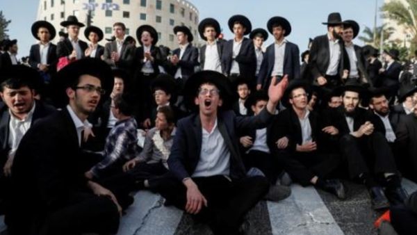 تظاهرة لليهود المتشددين ضد الخدمة العسكرية الالزامية باسرائيل