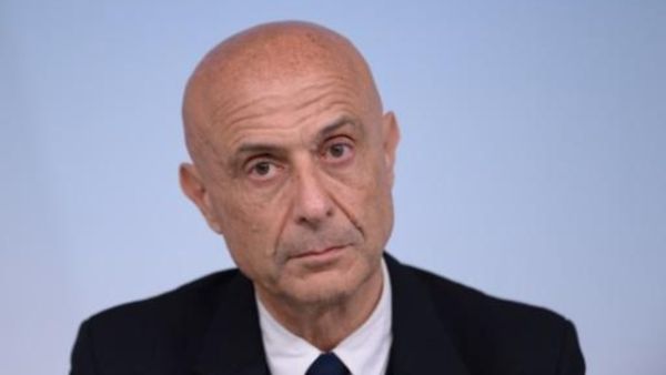 وزير الداخلية الايطالي ماركو مينيتي
