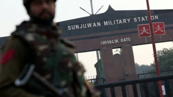 أربعة قتلى في هجوم على قاعدة عسكرية في كشمير الهندية