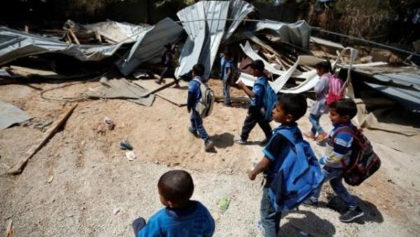 محكمة إسرائيلية تؤجل قرارا هدم قرية الخان الأحمر 
