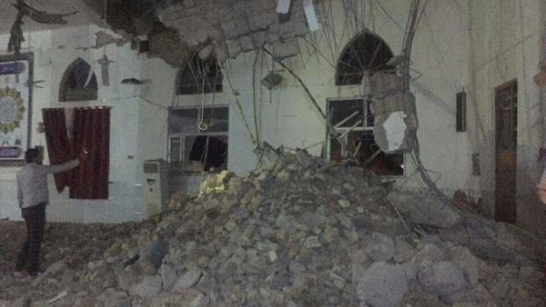 صورة لركام اثر انهيار منارة جامع ابي حفصة في قضاء خانقين العراقي بسبب الزلزال
