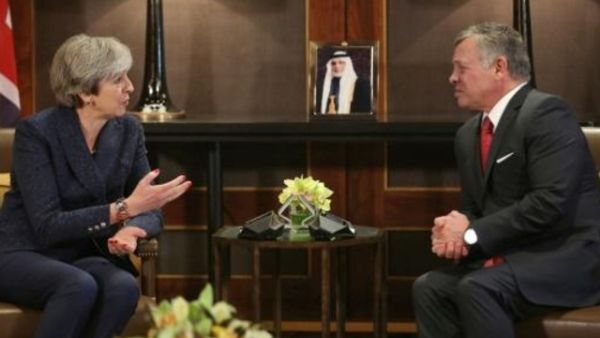 رئيسة الوزراء البريطانية تيريزا ماي خلال لقائها العاهل الاردني عبدالله الثاني في عمان
