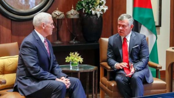 بنس يقول إنه والعاهل الأردني "اتفقا على الاختلاف" بشأن القدس