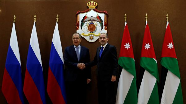 وزير الخارجية الروسي سيرغي لافروف ونظيره الاردني ايمن الصفدي