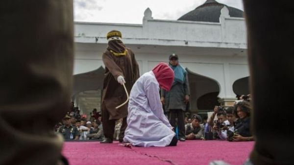 ماليزيا: معاقبة امرأتين مثليتين بالجلد

