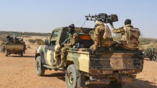 دورية مشتركة للجيش المالي ومجموعات موالية للحكومة في غاو بشمال مالي

