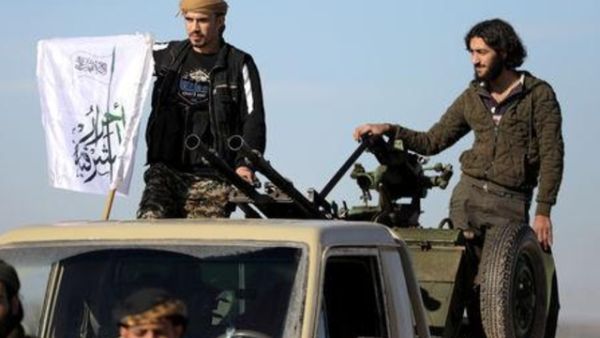 مقاتلون سوريون مدعومون من تركيا في منبج
