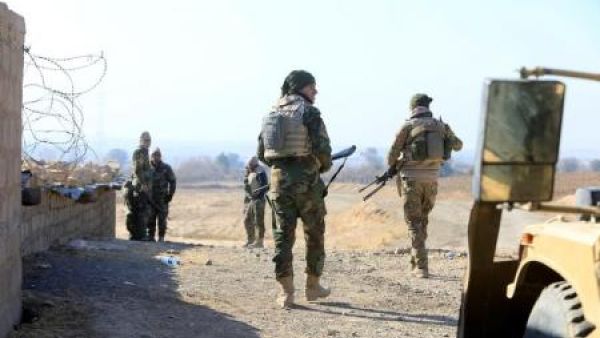 جنود عراقيون أثناء عملية ضد مقاتلين من الدولة الاسلامية في الموصل
