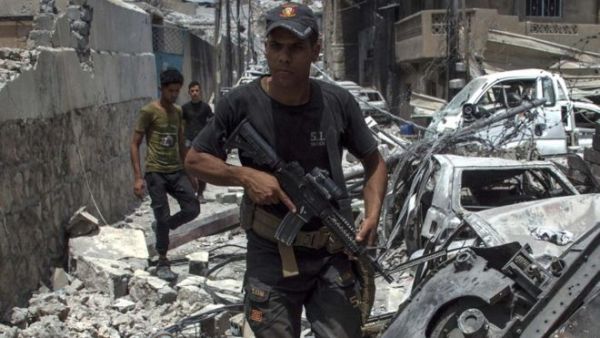 داعش "يستخدم انتحاريات" مع تضييق الخناق عليه بالموصل

