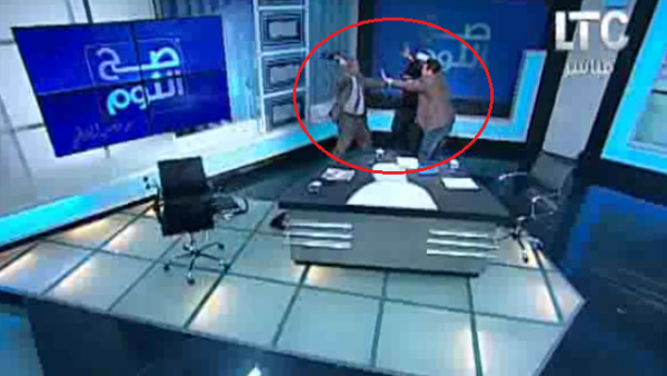 ضرب مفتى استراليا بالحذاء خلال مناظرة تلفزيونية