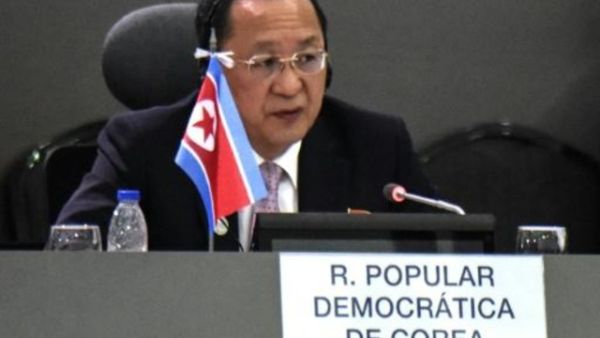 وزير الخارجية الكوري الشمالي ري يونغ-هو
