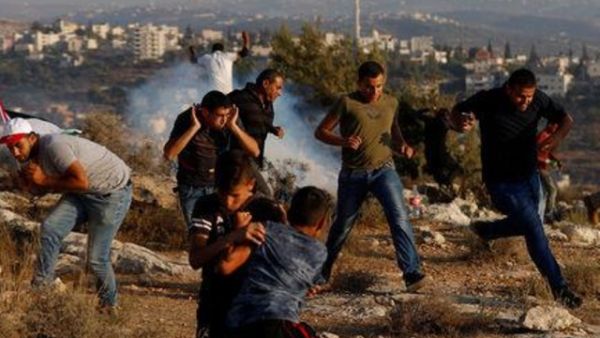 إصابة ثلاثة صحفيين وفلسطينيين بنيران الجيش الاسرائيلي
