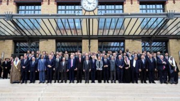 المشاركون في مؤتمر باريس

