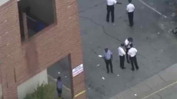 إصابات في إطلاق نار بمركز تسوق في مدينة فيلادلفيا الأميركية

